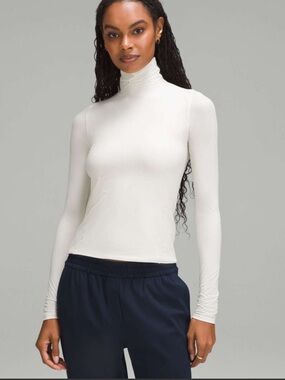 Lululemon ultra soft nulu long sleeve turtleneck